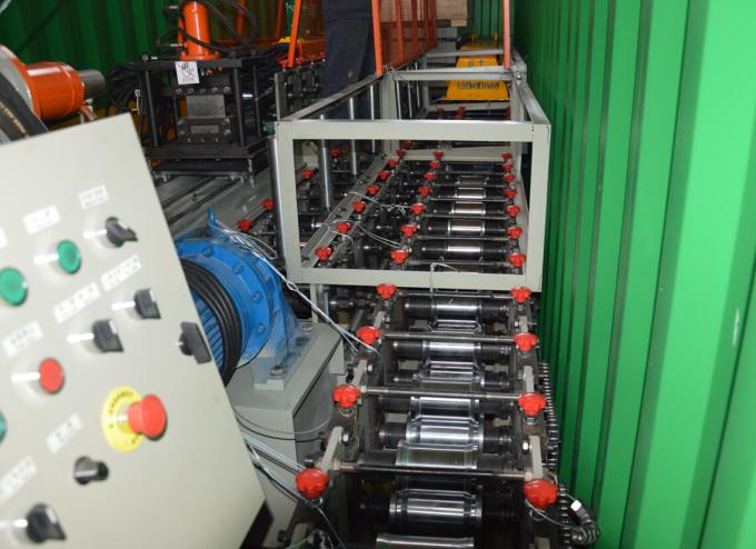 12 Stasiun Roller Logam Shutter Door Roll Forming Machine Ketebalan 0.7mm-1.2mm